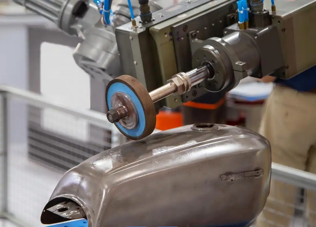 被“蒙眼”的工匠：解析机器人打磨中实时反馈的缺失